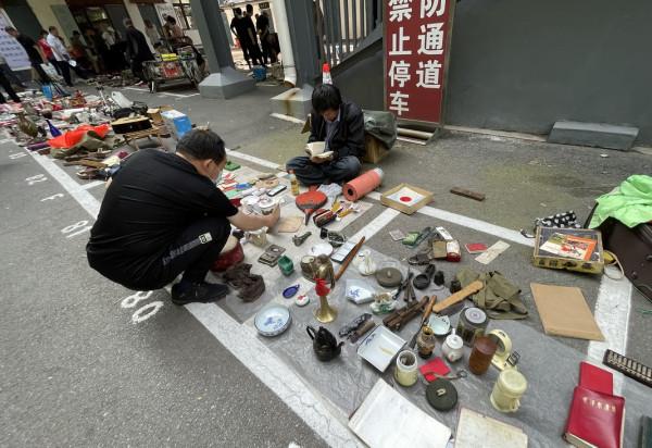 瀋陽:文玩地攤錯過老相機和照片,過後派人去找,還能失而復得嗎 瀋陽:文玩地攤錯過老相機和照片,過後派人去找,還能失而復得嗎