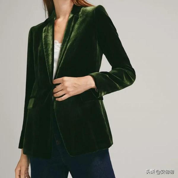 張小斐火出圈的絲絨外套，真的這麼好看嗎？