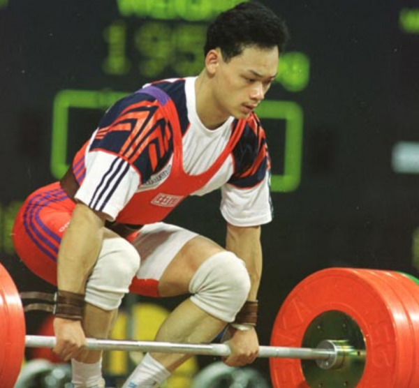 人生贏家佔旭剛：19歲進國家隊，取得世界舉重冠軍，退役迎娶空姐