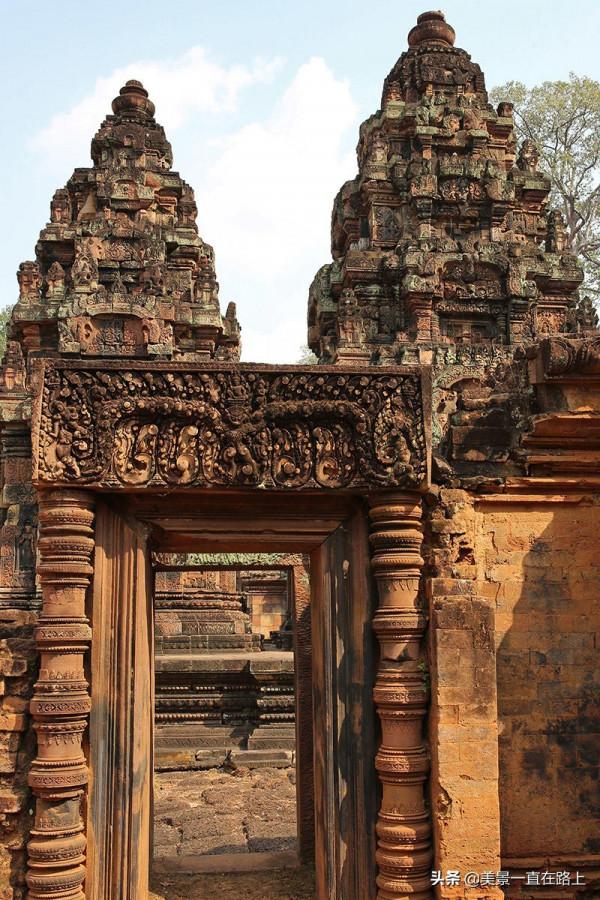 意象裡的吳哥3—女王宮，午後綻放的紅色玫瑰