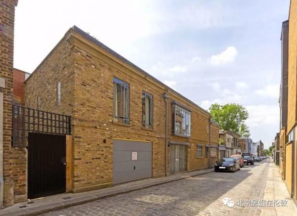 Madness樂隊主唱Suggs前住宅要價£1,950,000,附帶一個鍍金酒吧 Madness樂隊主唱Suggs前住宅要價£1,950,000,附帶一個鍍金酒吧