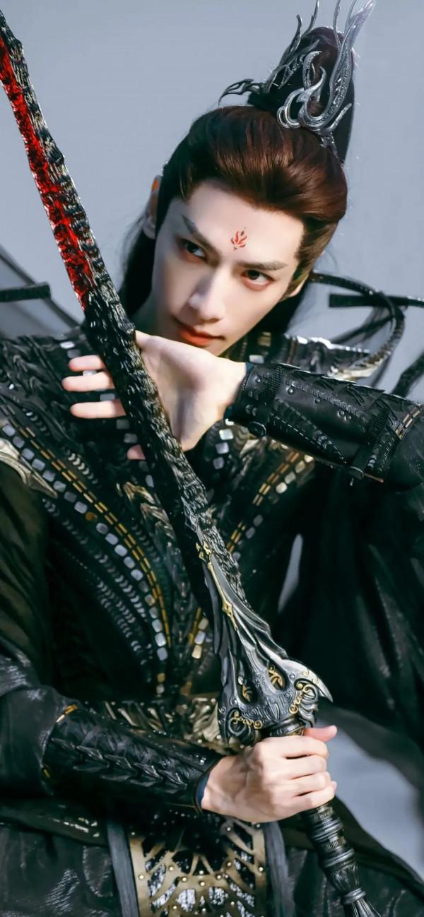 羅雲熙明星桌布：你的眼神在溫柔些，月亮會融化，我也會