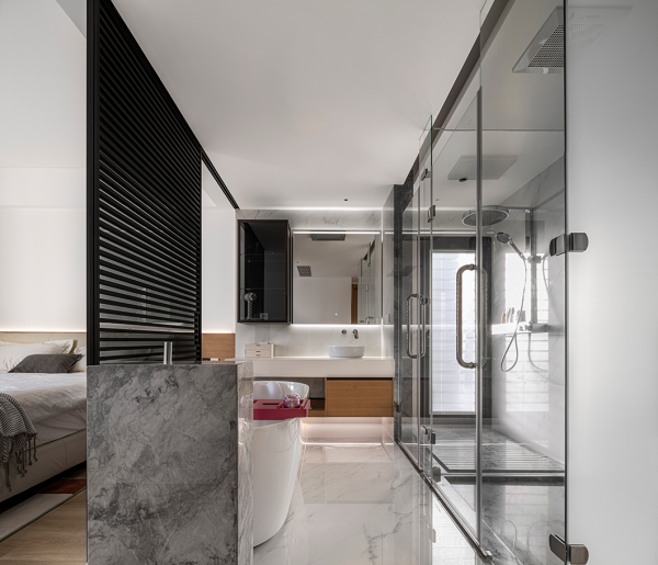 被陽光包圍的屋子，散發的暖意讓我享受生活的美好