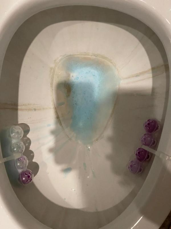 馬桶泡泡是智商稅嗎？噁心慎入