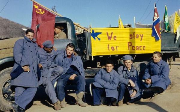 電影《長津湖》裡的伍千里為何不讓伍萬里殺那個美軍戰俘？