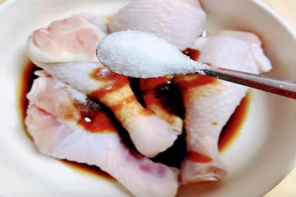 無油香菇雞腿飯，好吃又營養，香氣誘人！超級美味