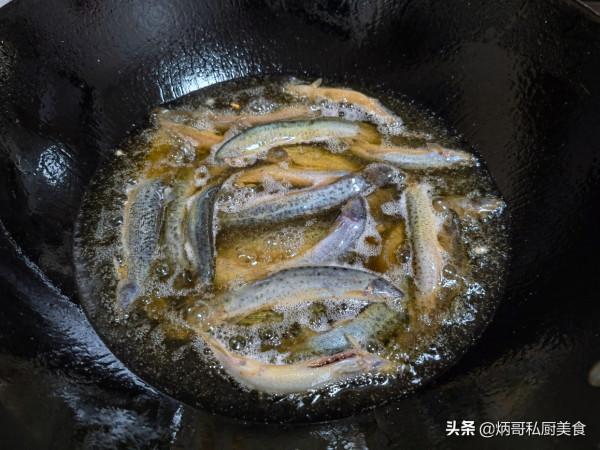 它是小溪裡的“精靈”,肉質細嫩,醃一醃入鍋一炸,外酥裡嫩忒香 它是小溪裡的“精靈”,肉質細嫩,醃一醃入鍋一炸,外酥裡嫩忒香