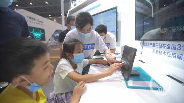 小小外賣智慧自提櫃,讓外賣更安全、更衛生、更便捷地送到你手中 小小外賣智慧自提櫃,讓外賣更安全、更衛生、更便捷地送到你手中