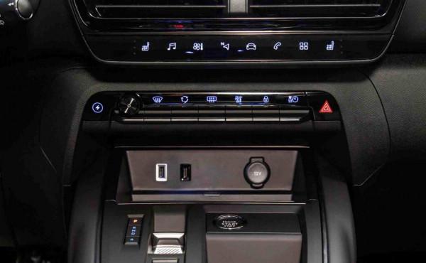 新款雪鐵龍天逸C5海外版官圖，換裝新前臉，按鍵換擋+懸浮式大屏