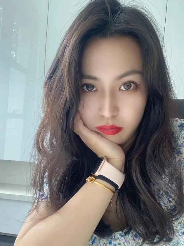 女騙子和我尬聊一個月，終於要賣給我酒了，網戀式銷售的套路