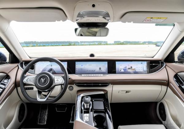 東風除了是導彈製造商，造豪華效能新能源SUV也是拿手好戲