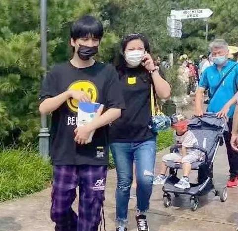 這十位明星都和經紀人在一起,姐弟戀濃度超標,有的祝福有的嘔吐 這十位明星都和經紀人在一起,姐弟戀濃度超標,有的祝福有的嘔吐