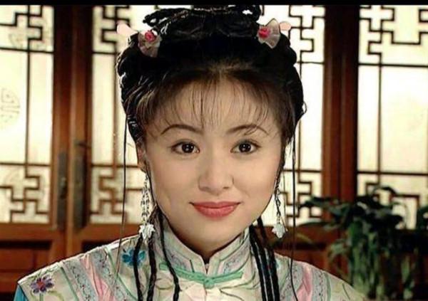 影視劇裡真人與畫像對比，趙雅芝畫像神似爾康，紫薇撞臉孔慈