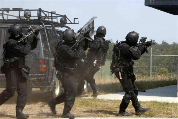 “印度式反恐”，10名恐怖分子橫掃孟買，60個小時才被制服