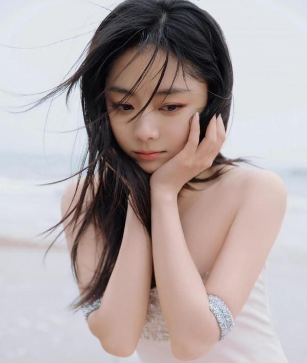 31歲譚松韻越活越年輕,太美了 31歲譚松韻越活越年輕,太美了