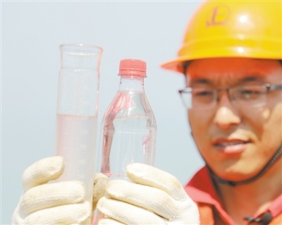 除了顏色，無色原油和黑色原油有啥不同