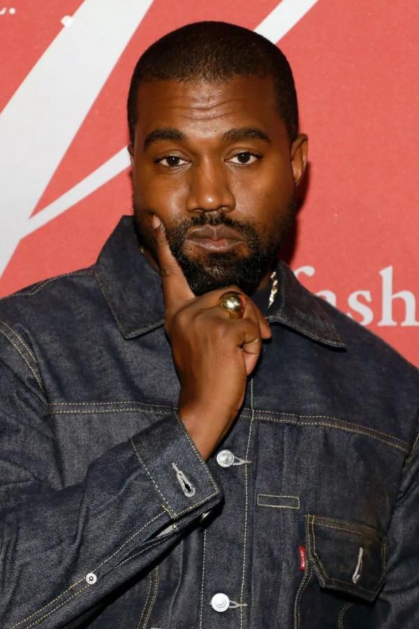 侃爺正式改名叫“爺”,髮型配套!網友炸鍋:中國心依舊? 侃爺正式改名叫“爺”,髮型配套!網友炸鍋:中國心依舊?