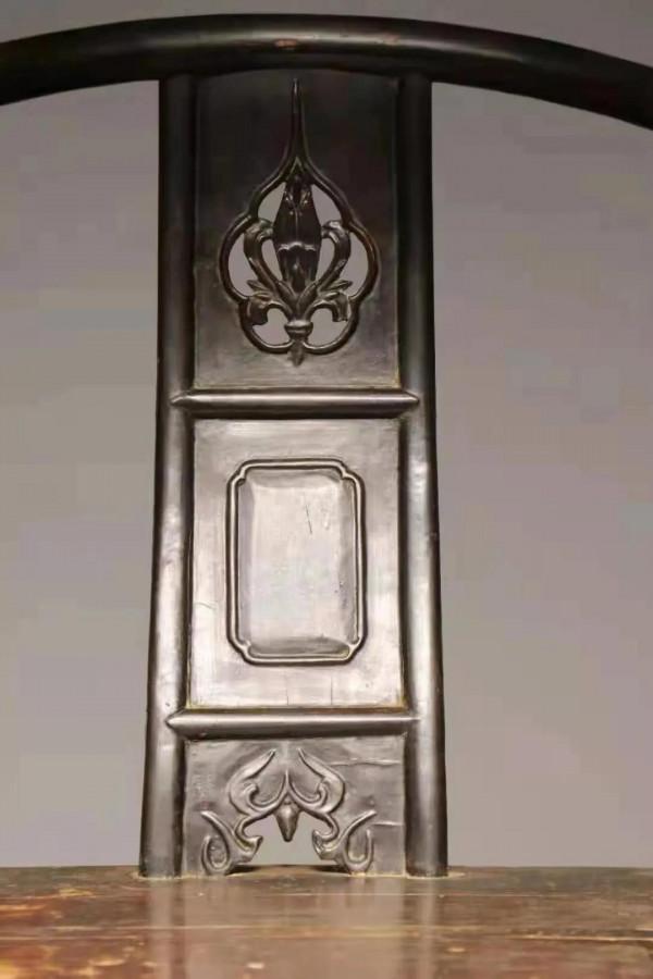 髹黑漆軟屜壽字紋太師椅，原頭圈椅