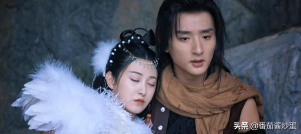 于小彤朱聖禕《冰火鳳》開播，男主眼線齣戲，女主顏值普通