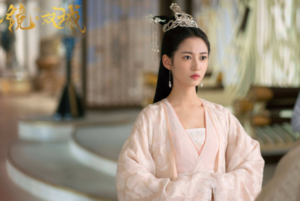 李易峰《鏡雙城》pk任嘉倫《馭鮫記》，後者各方面都完勝