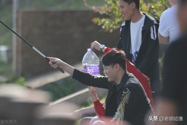 外行看熱鬧，內行看門道，高手揚竿的技巧你知道多少？