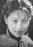 他曾是戴笠得力助手,後遭軍統兩次暗殺,解放後逃往香港生下成龍 他曾是戴笠得力助手,後遭軍統兩次暗殺,解放後逃往香港生下成龍