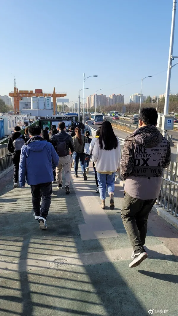 中國女孩正在拋棄高跟鞋