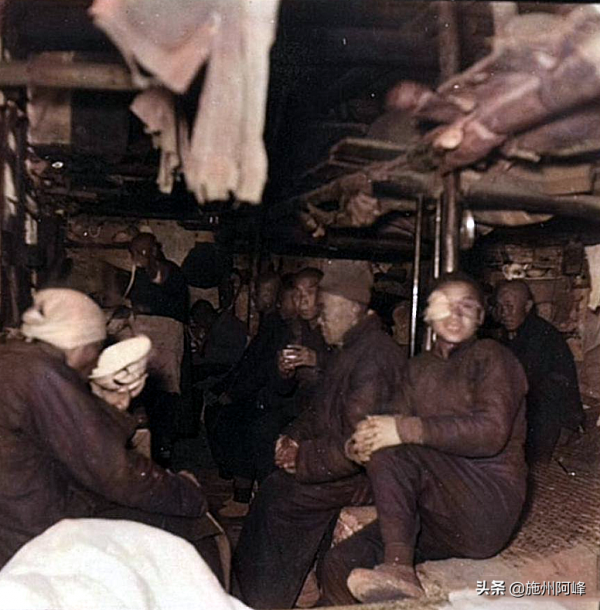 民國時期奔跑在北京街頭的東洋車伕的歷史畫面 民國時期奔跑在北京街頭的東洋車伕的歷史畫面