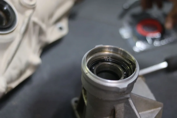 怪獸修車:翻新“車況極差”的二手寶馬X5,見證";美女一手車";復活 怪獸修車:翻新“車況極差”的二手寶馬X5,見證";美女一手車";復活