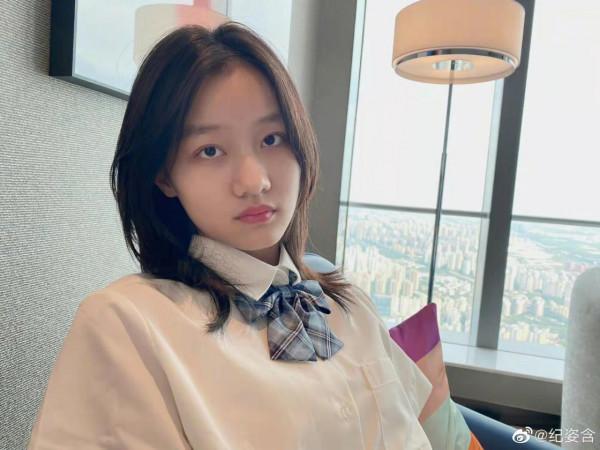 童星也內捲了？張籽沐13歲演高中生，小溫宜紀姿含卻沒小時候火？