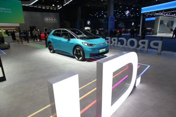 第四屆進博會首日，2.1汽車館越來越有科技範了