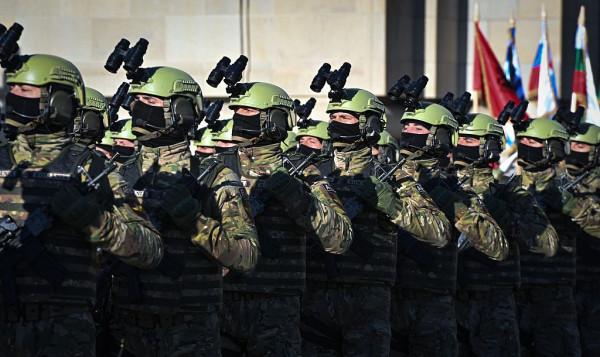 羅馬尼亞舉行閱兵儀式慶祝國慶日