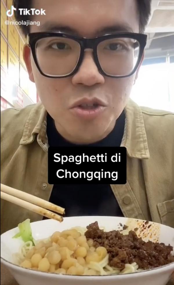 在TikTok上,這個義大利華人小夥“直播”中國美食 在TikTok上,這個義大利華人小夥“直播”中國美食