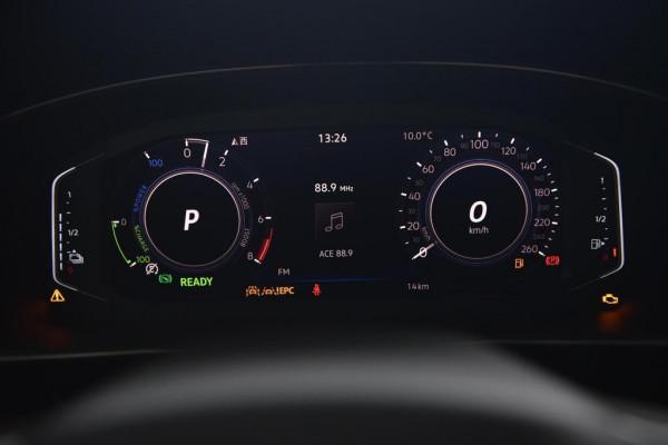 純電續航63公里，起步22.99萬元還掛綠牌，帕薩特PHEV怎麼樣？