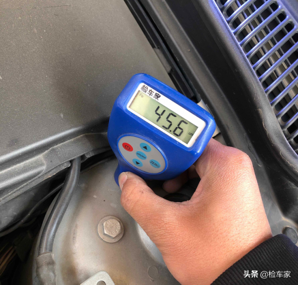 市面僅存兩位數，5萬塊買這輛沃爾沃C30值嗎？賣家：加個好友