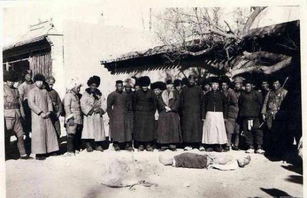 殺害紅軍西路軍幫兇的結局1958年甘肅將兇犯在舊戰場槍斃