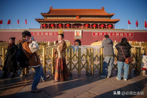 &OpenCurlyDoubleQuote;冬奧藍&rdquo;持續，遊客打卡天安門