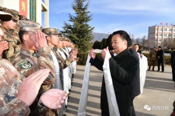 王君正春節藏曆新年前夕看望慰問駐藏部隊、武警官兵