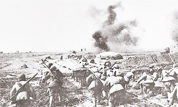 軍史上極為罕見的戰例：我軍用上千條狗擺出怪陣，敵軍不戰而降