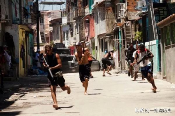 一國黑幫比墨西哥還猖獗，成員上百萬，為何遊客卻說當地很安全？