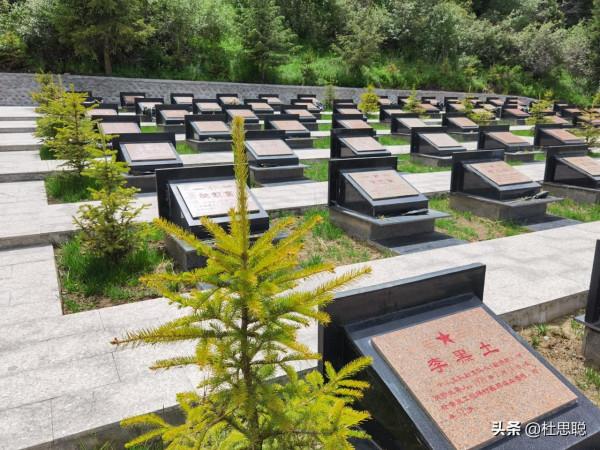 漢EV自駕新疆獨庫公路，探訪獨庫公路烈士陵園，致敬築路人