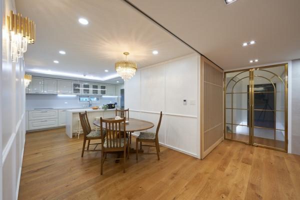 206㎡頂復買得比別墅值，雖然沒有花園但露臺改成茶室，一樣愜意