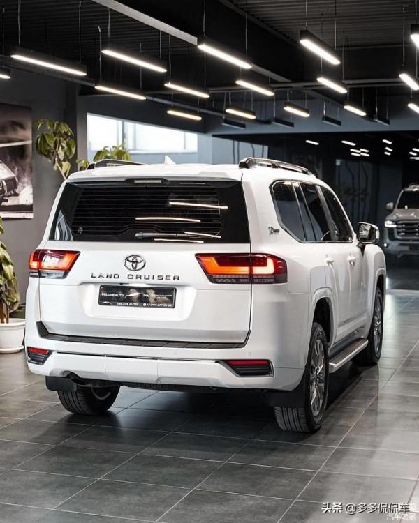 威武霸氣“大將軍”,全新豐田蘭德酷路澤實車,後排配雙屏 威武霸氣“大將軍”,全新豐田蘭德酷路澤實車,後排配雙屏