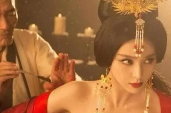 河南一藥農無意中撿到一鐵片，竟然揭開了武則天隱藏的秘密