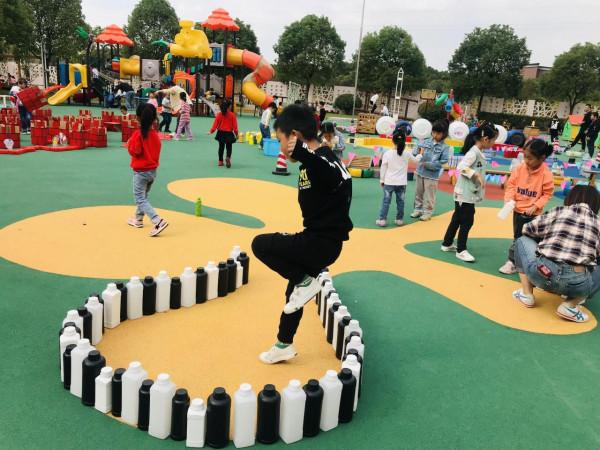 舊瓶也能“七十二變”激發孩童創意樂趣 舊瓶也能“七十二變”激發孩童創意樂趣