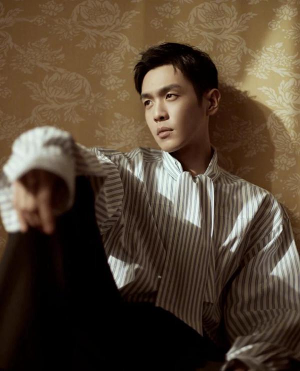 明星張若昀寫真合集：英俊帥氣、文質彬彬