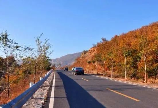 秋季京西這條路，美得如同斑斕的油畫