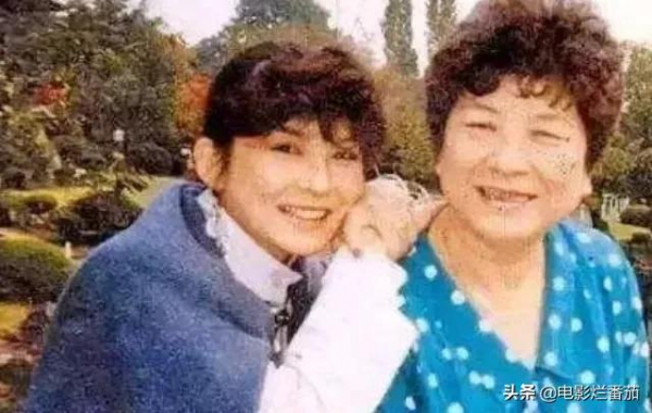 八位紅極一時的明星，如今過氣境況不一，有人幸福，有人街頭賣唱