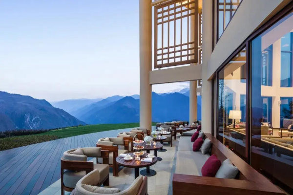 九寨溝山巔之上的頂級度假村,超值3日遊放大招,打卡秋天的童話 九寨溝山巔之上的頂級度假村,超值3日遊放大招,打卡秋天的童話