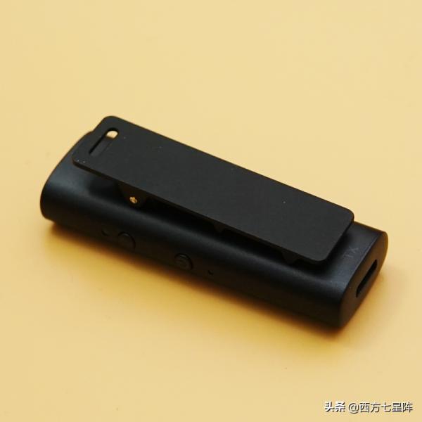 小巧輕便的入門之選:綠聯無線領夾式麥克風上手 小巧輕便的入門之選:綠聯無線領夾式麥克風上手